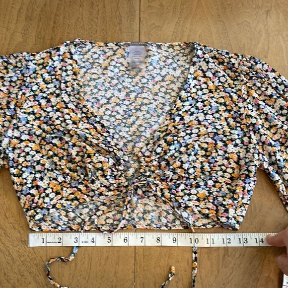 Sans Souci Floral Tie Front Crop Top Size Small - Picture 7 of 10